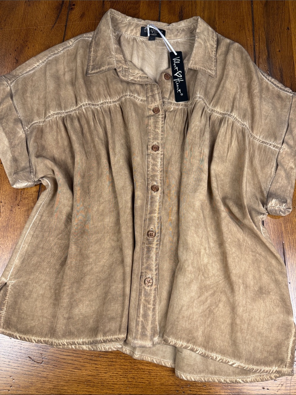 Velvet Heart Short Sleeve Button-Down Women's Top Size Medium NWT - Picture 7 of 12